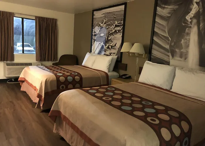 Super 8 By Wyndham Metro North Hotel Phoenix