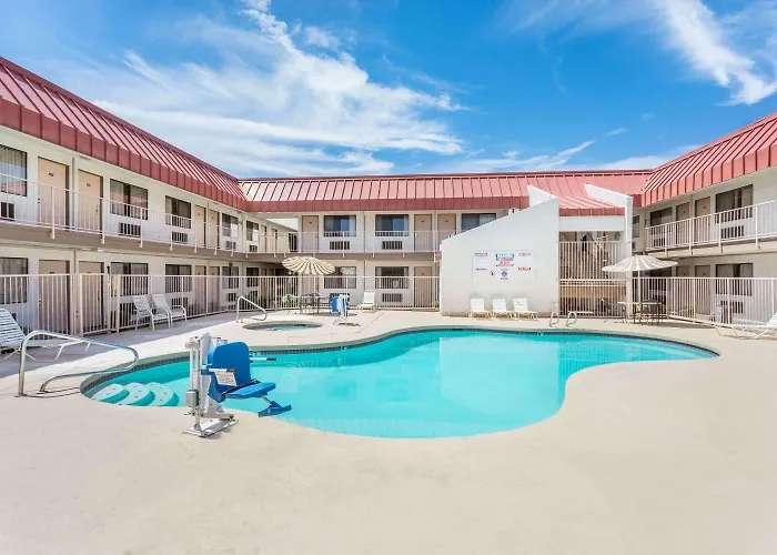 Hotel Super 8 By Wyndham Metro North Phoenix